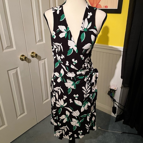 A New Day Floral Mini Wrap Dress Size Small In Black White and Green - Picture 2 of 5
